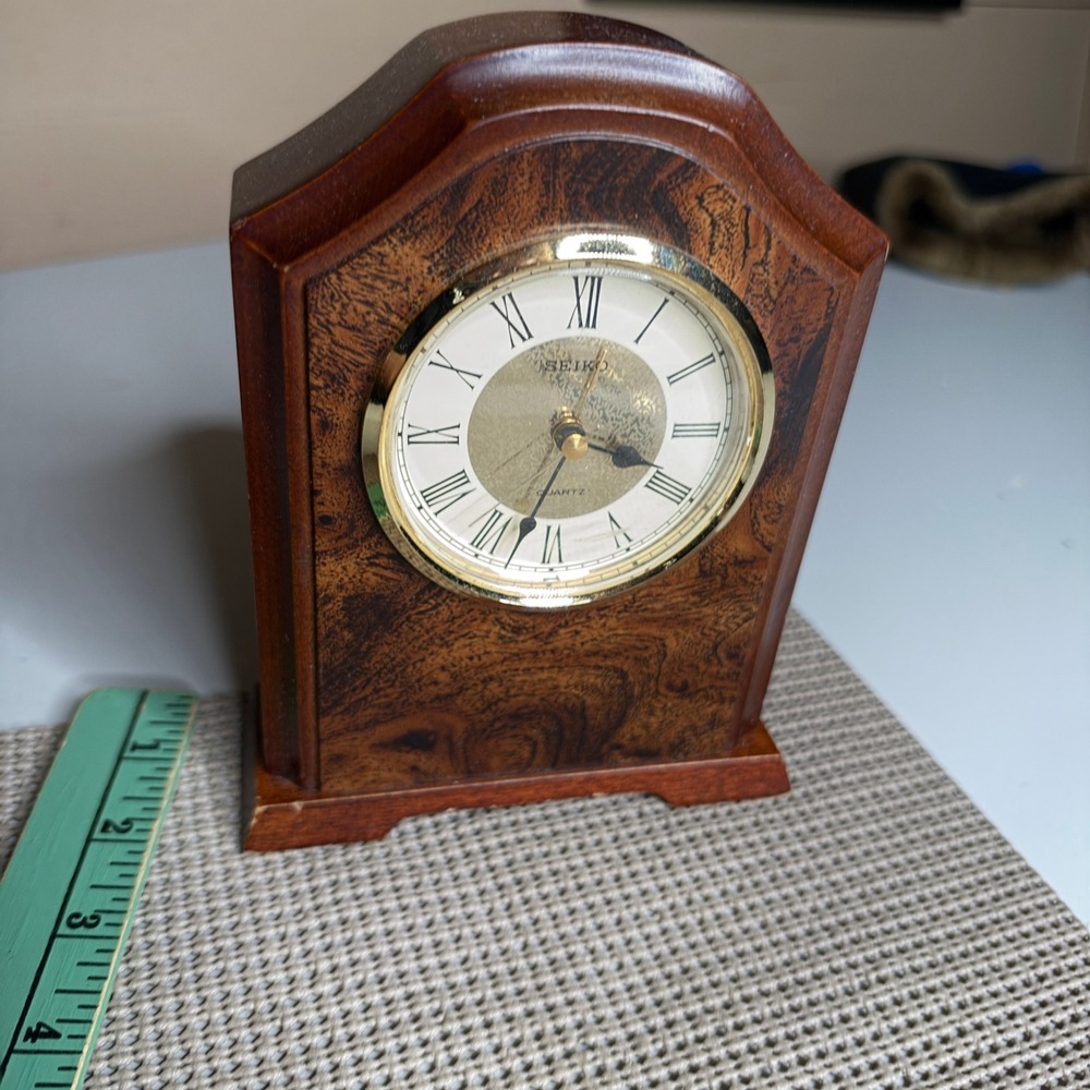 Seiko Quartz Burl Wood Mantle Clock Roman Numeral Alarm QXE101BC Brown Gold